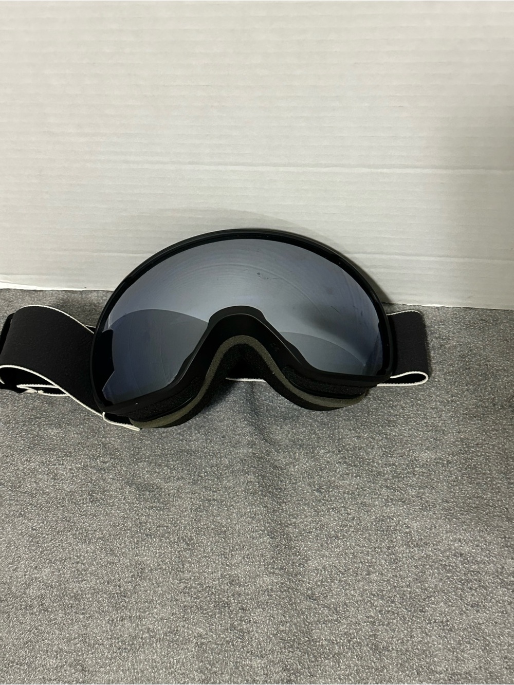 Odoland Ski Goggles Mirrored Blue Lens Black Frame Adjustable Lightweight